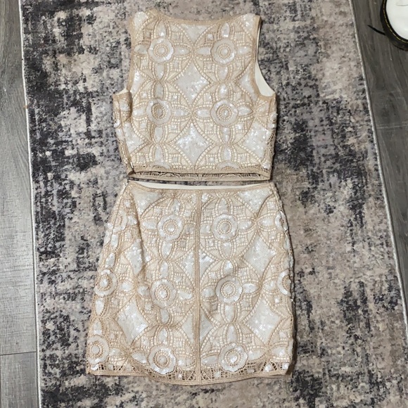 Two piece set - Picture 2 of 4